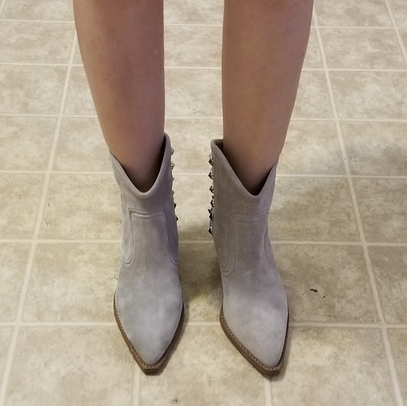 Marc Fisher Baily Grey Suede bootie - 6M - Picture 8 of 8